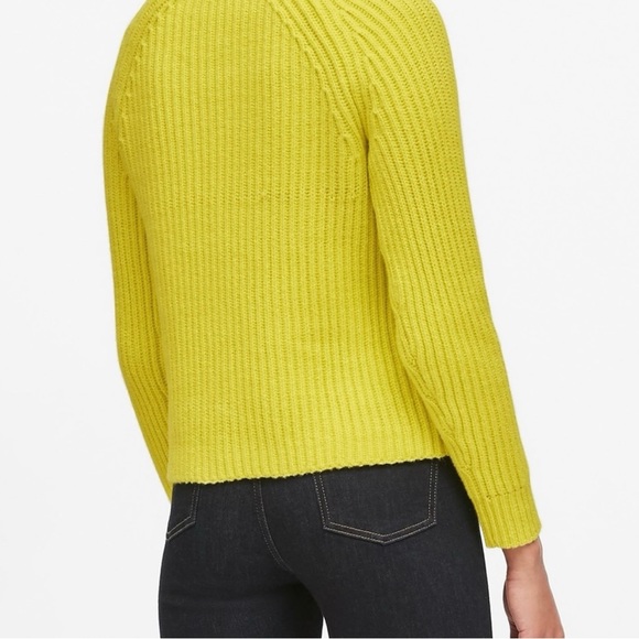 Banana Republic - Chunky High Crew Neck - Picture 5 of 6